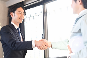 必要書類確認後、出展受諾の旨を弊社から委託者(機械オーナー様)にご連絡させていただき、委託契約が成立します。